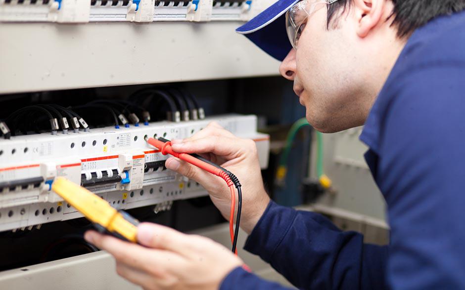 je recherche un électricien Corbeil-Essonnes