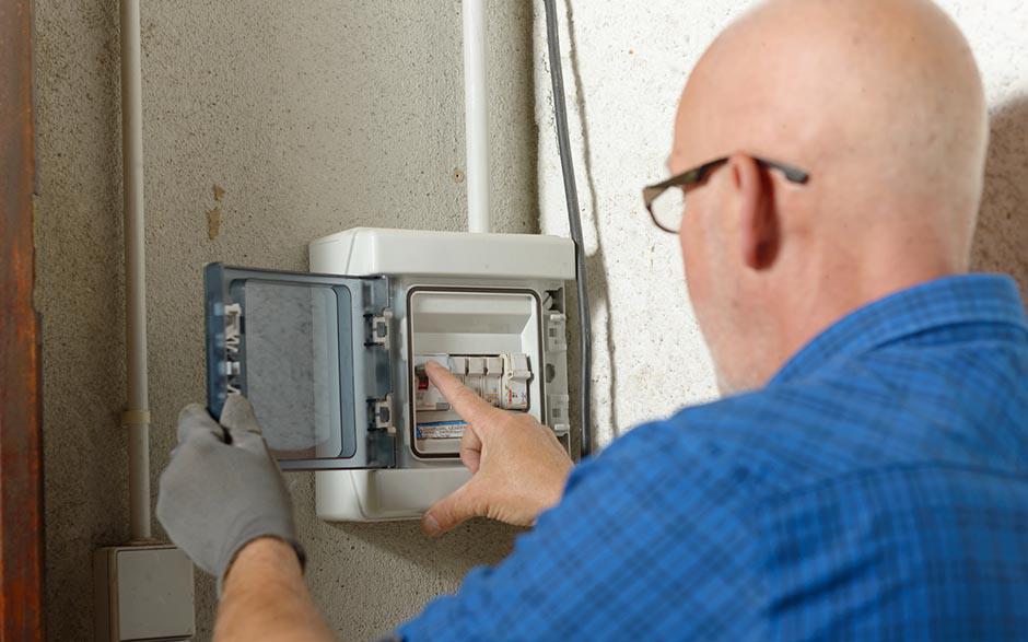 je recherche un électricien Corbeil-Essonnes